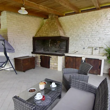 With Private Pool And Garden Retreat * Grožnjan