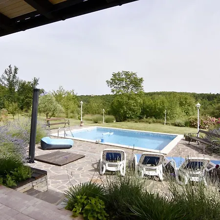 Vila With Private Pool And Garden Retreat