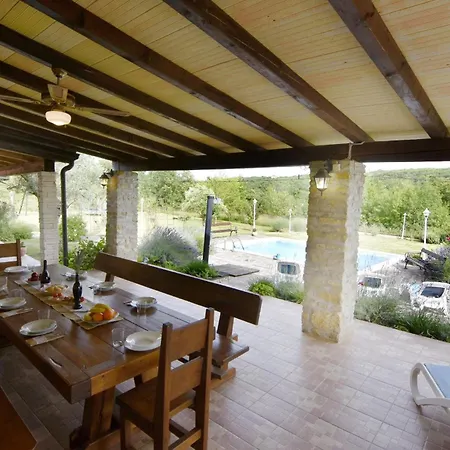 With Private Pool And Garden Retreat Villa *