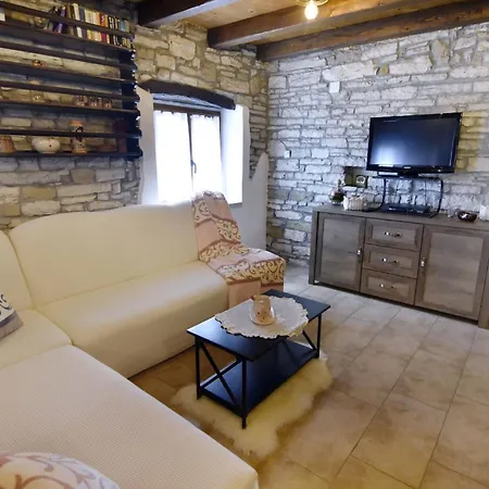 With Private Pool And Garden Retreat Villa