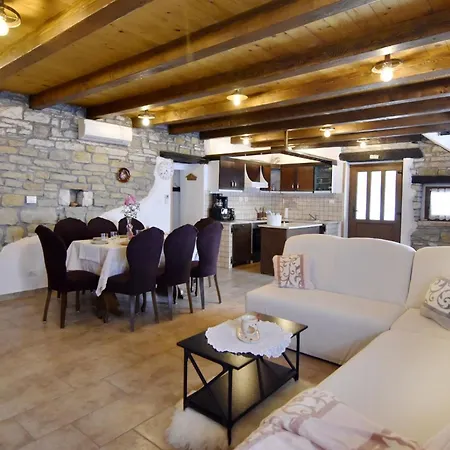 With Private Pool And Garden Retreat * Grožnjan