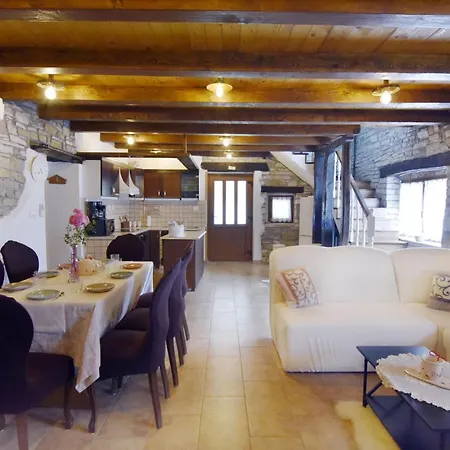 With Private Pool And Garden Retreat * Grožnjan
