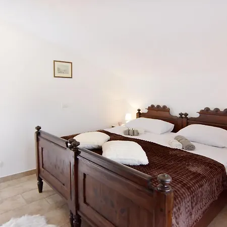With Private Pool And Garden Retreat Villa *