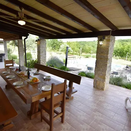 Villa With Private Pool And Garden Retreat