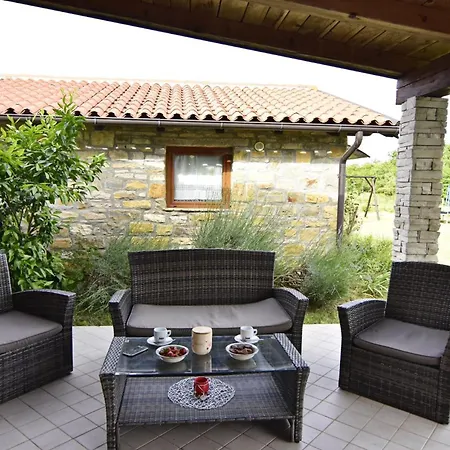 With Private Pool And Garden Retreat Villa *